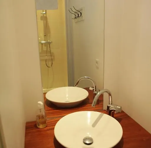 Le Fond De La Cour Bed & Breakfast