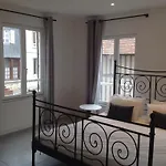 Le Fond De La Cour Bed and breakfast Honfleur