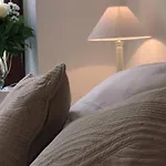 Le Fond De La Cour Bed and breakfast 4*