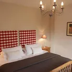 Le Fond De La Cour Bed and breakfast 4*