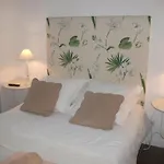 Le Fond De La Cour Bed and breakfast Honfleur