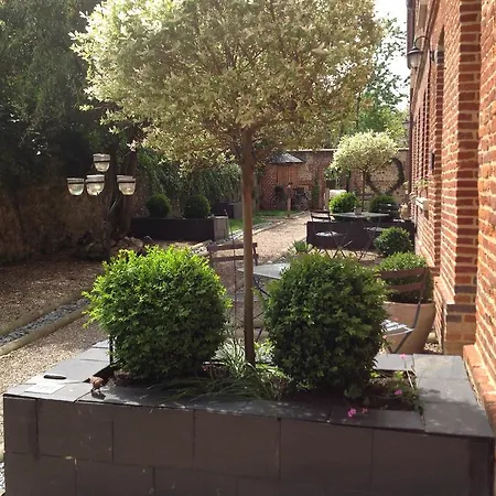 Couette-café Le Fond De La Cour 3*